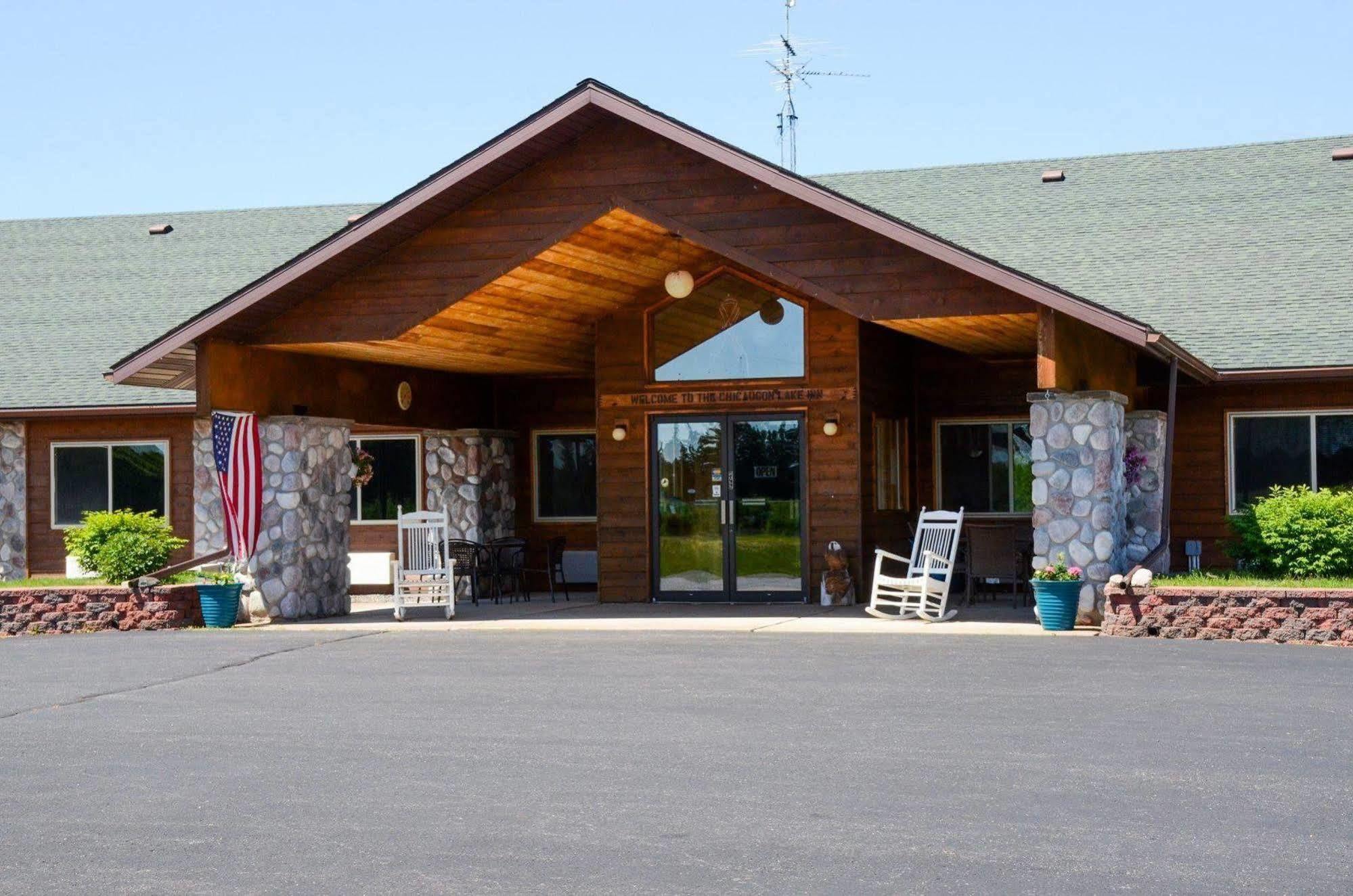 Chicaugon Lake Inn Gaastra Zewnętrze zdjęcie