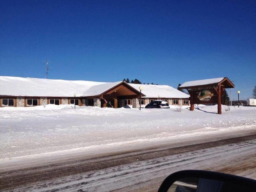 Chicaugon Lake Inn Gaastra Zewnętrze zdjęcie