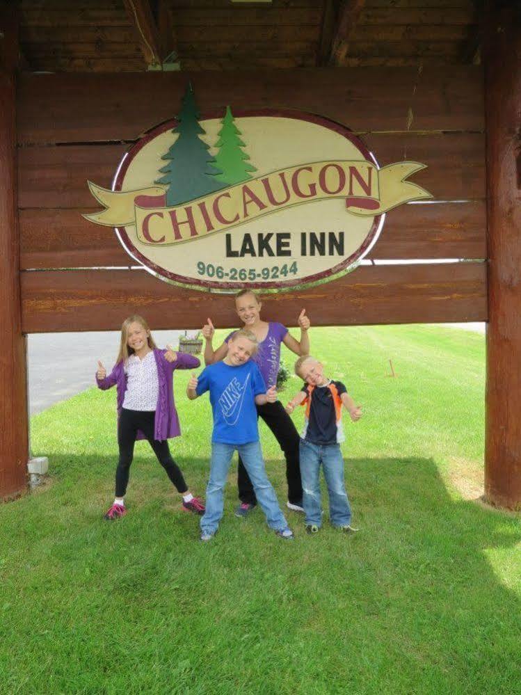 Chicaugon Lake Inn Gaastra Zewnętrze zdjęcie